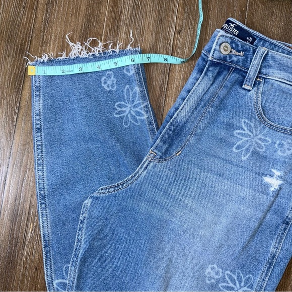 Hollister Ultra High Rise Mom Jean 90s 28 7 Ankle Straight Distressed Raw hem - Picture 3 of 10